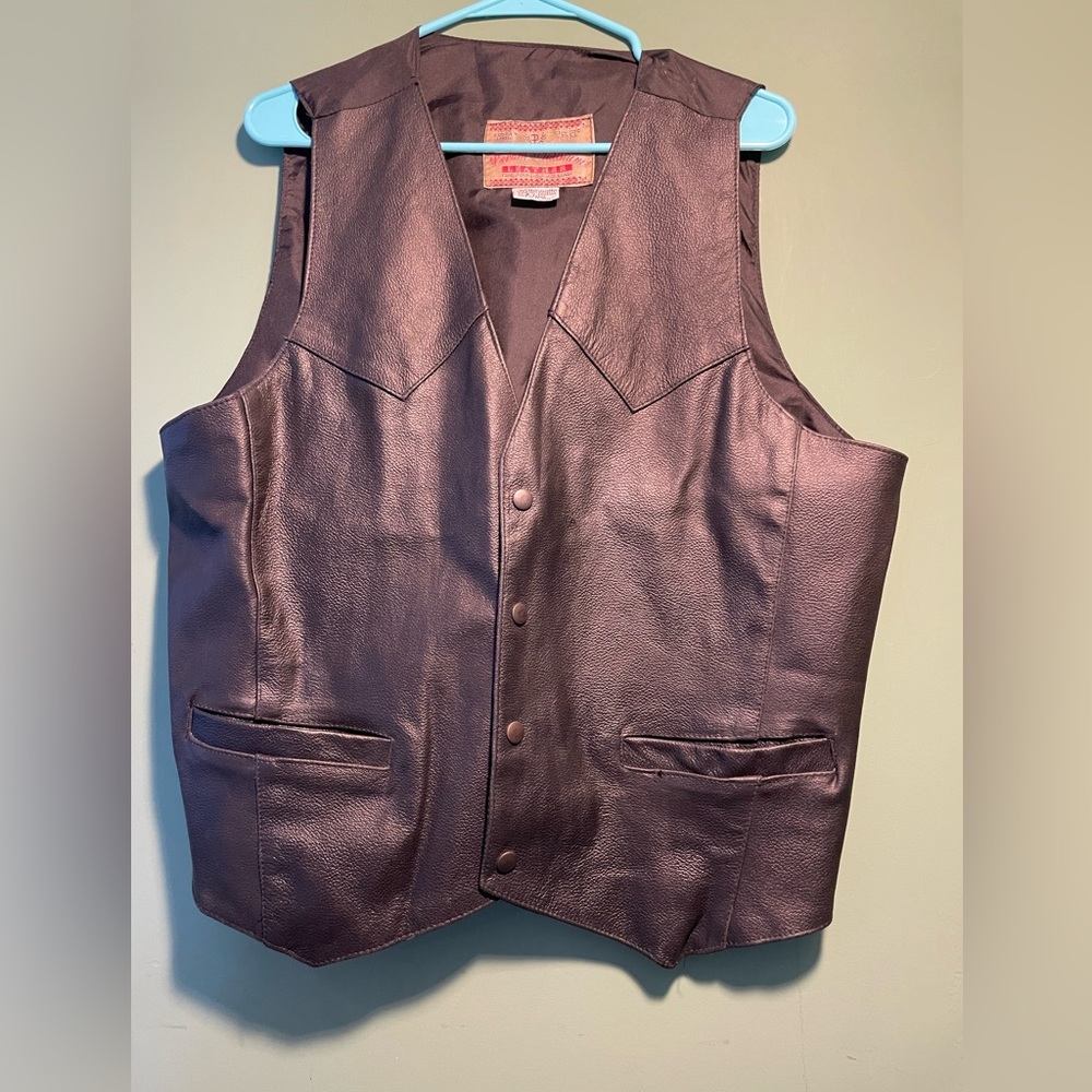 - Permit, platinum, men’s black leather vest size L